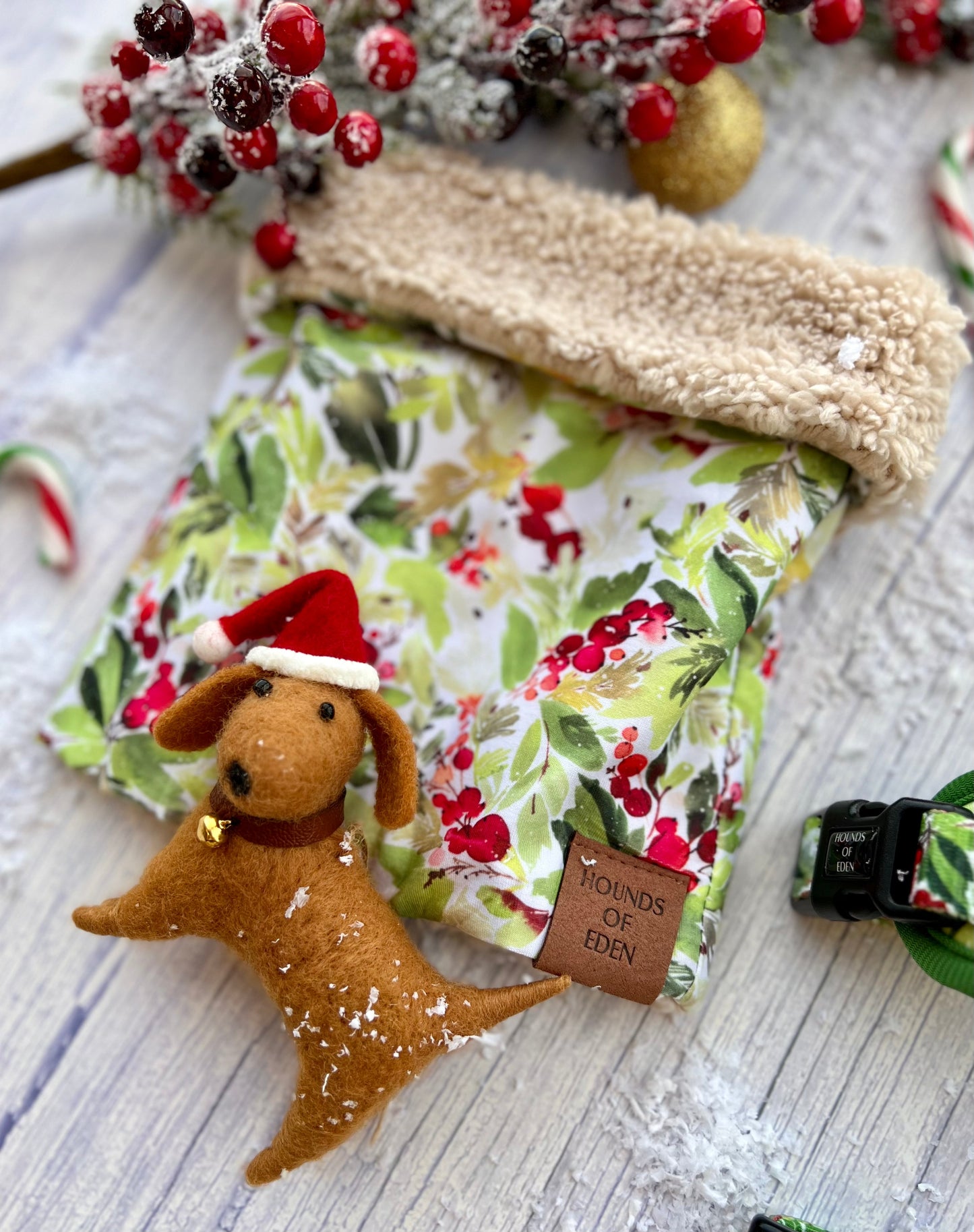 Winter Spruce & Berries Snood