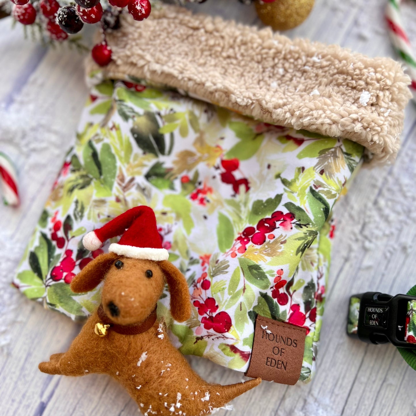 Winter Spruce & Berries Snood