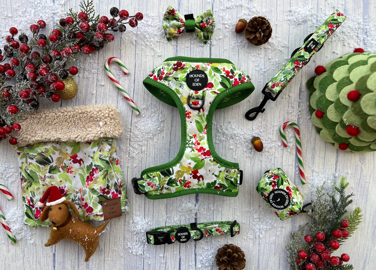 Winter Spruce & Berries Collar