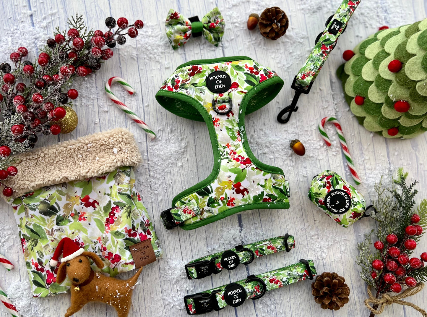 Winter Spruce & Berries Snood