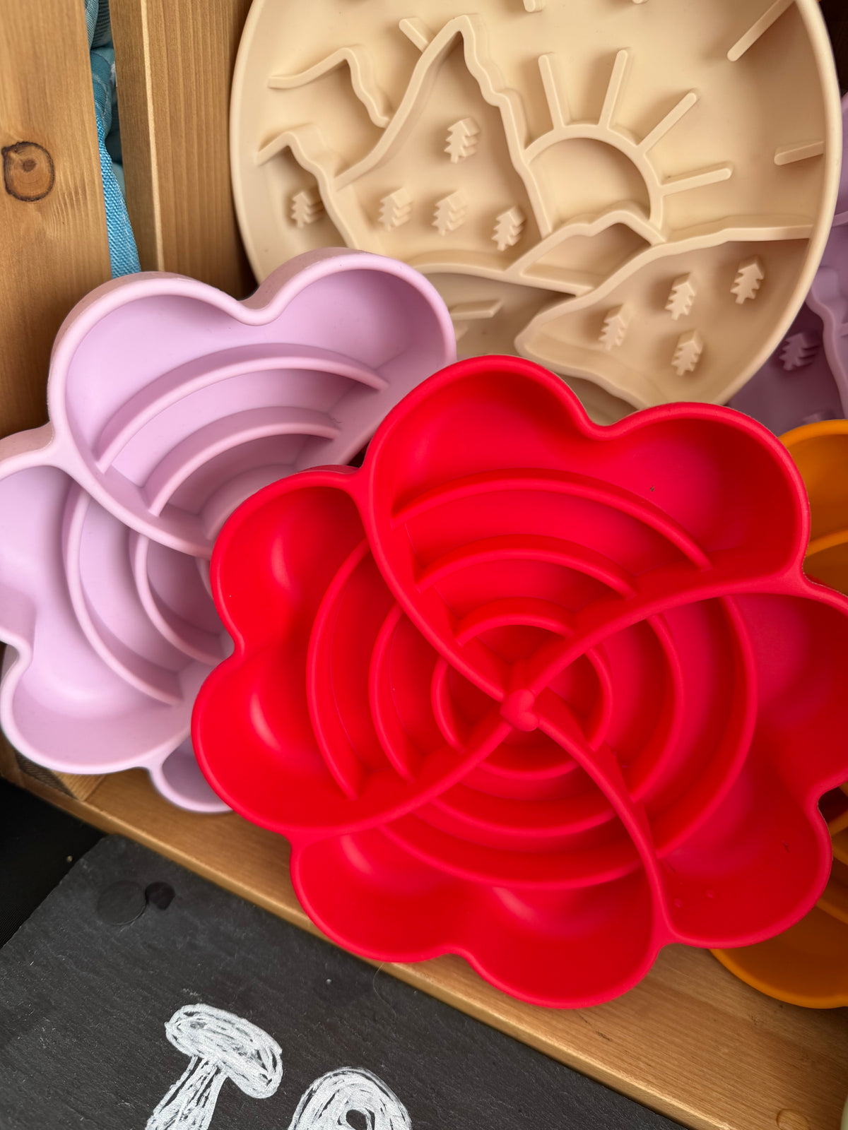 Spiral Bloom Enrichment Bowl