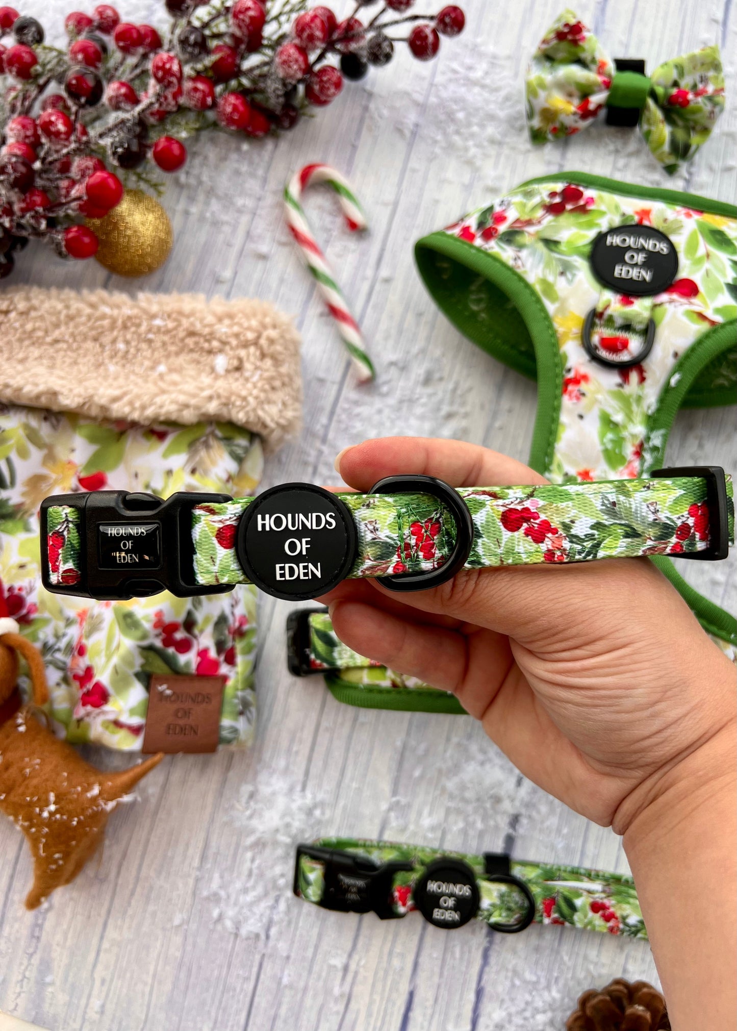 Winter Spruce & Berries Snood