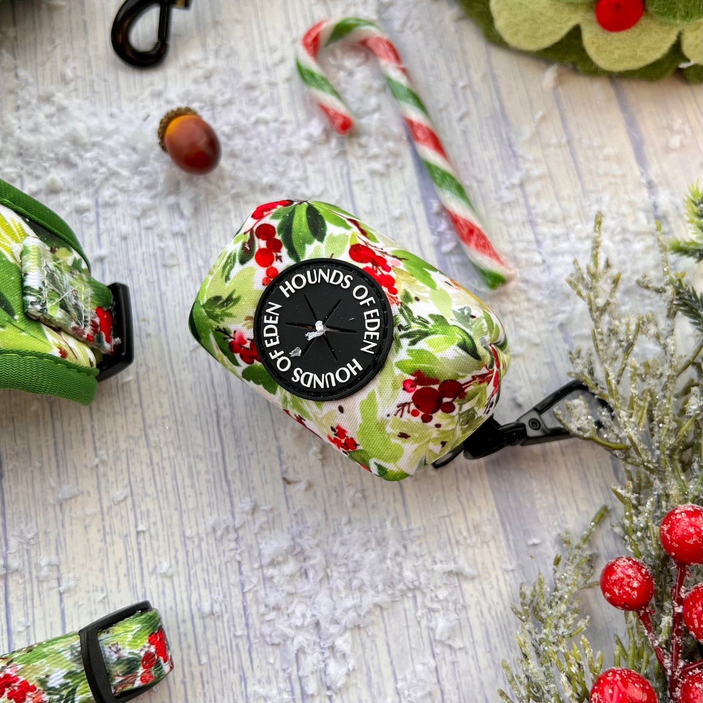 Winter Spruce & Berries Poo Bag Holder